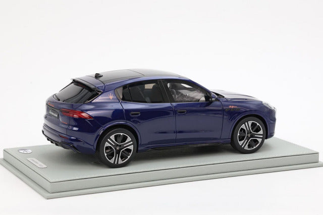 BBR P18243BV 1/18 Maserati Grecale Folgore 2022 Blu Intenso (with Display Case) - image 2