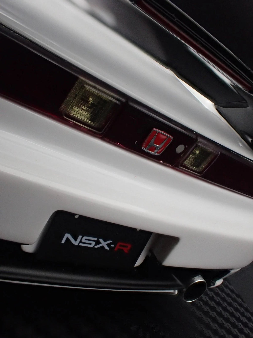 Ignition Model IG3907 1/18 Honda NSX-R NA2 White Resin - image 7