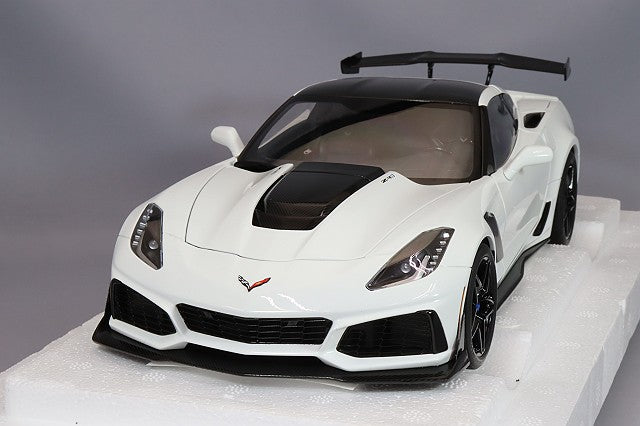 AUTOart Composite Aa71270 1/18 Chevrolet Corvette (C7) ZR1 White - image 1