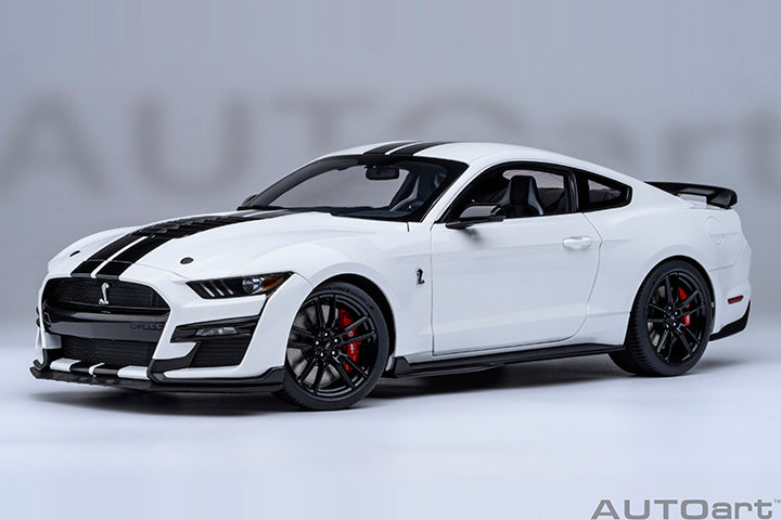 AUTOart Composite Aa73095 1/18 Ford Mustang Shelby GT500 White / Black Stripes - image 2
