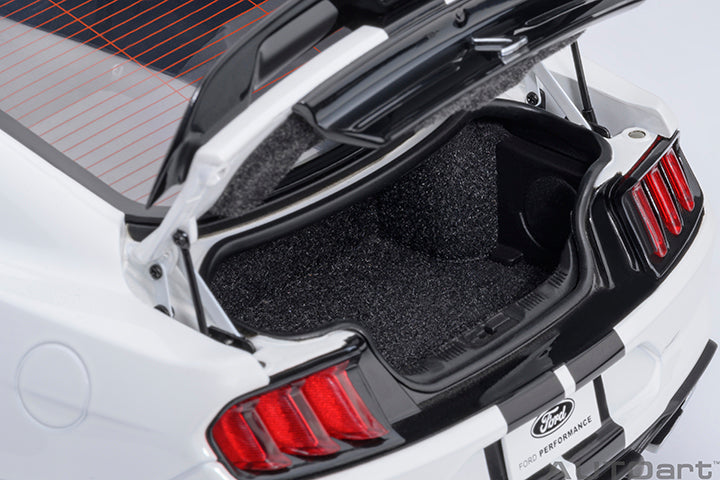 AUTOart Composite Aa73095 1/18 Ford Mustang Shelby GT500 White / Black Stripes - image 4