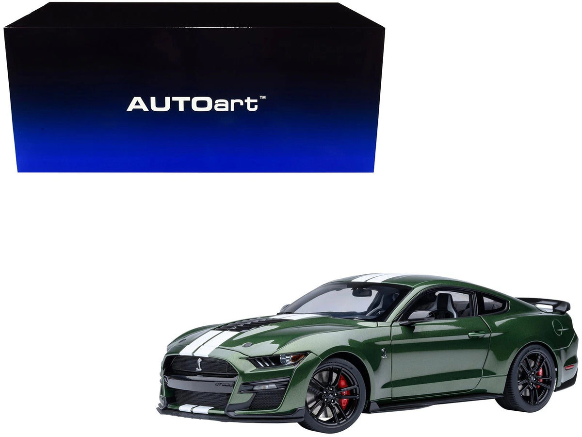 AUTOart Aa73097 1/18 Ford Mustang Shelby GT500 Eruption Green with white stripes and original box
