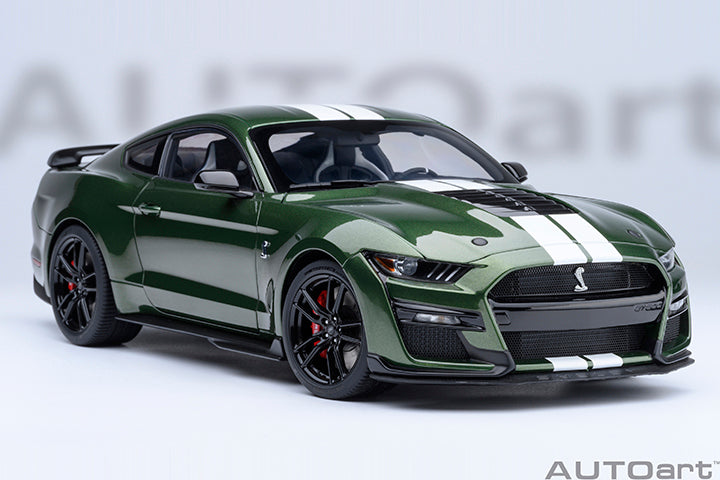 AUTOart Composite Aa73097 1/18 Ford Mustang Shelby GT500 Green / White Stripes - image 1