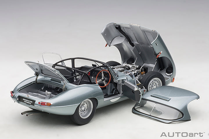 AUTOart Composite Aa73646 1/18 Jaguar Lightweight E-Type Silver - image 3