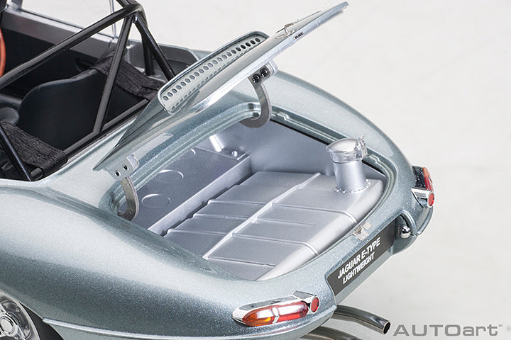 AUTOart Composite Aa73646 1/18 Jaguar Lightweight E-Type Silver - image 4