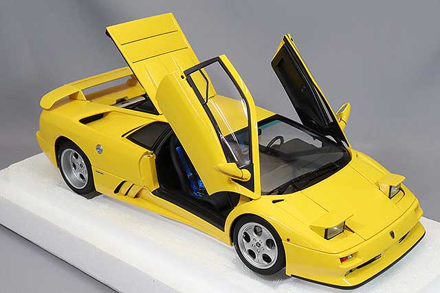 AUTOart Composite Aa79144 1/18 Lamborghini Diablo SE30 Jota Yellow - image 4
