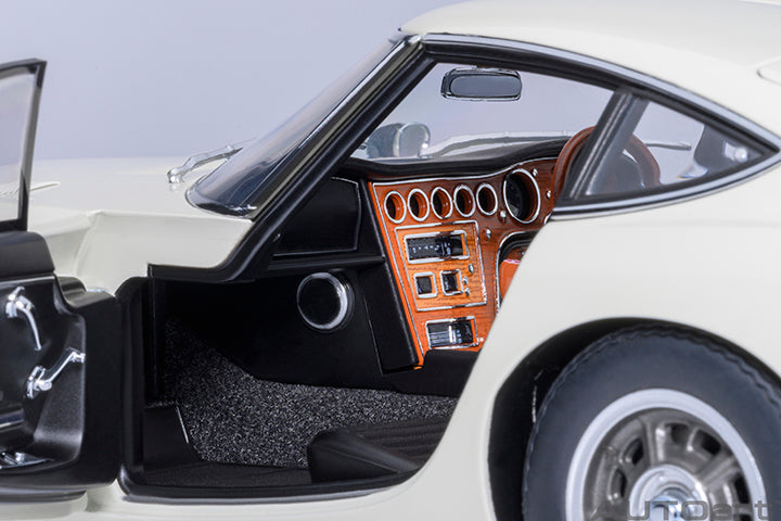 AUTOart Composite Aa79546 1/18 Toyota 2000GT 1967 White Renewed Reissue - image 3