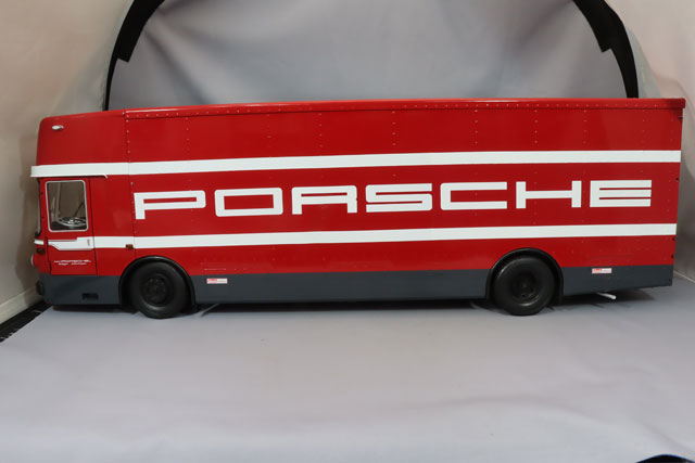 CMR CMR149 1/18 Mercedes O317 Porsche Race Transporter Red/White - image 2