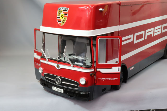 CMR CMR149 1/18 Mercedes O317 Porsche Race Transporter Red/White - image 4