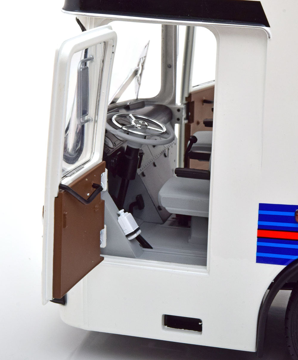 CMR CMR154 1/18 Mercedes-Benz O317 Porsche Transporter 1968 Martini Racing - image 4