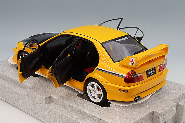 MOTORHELIX FS-M84306 1/18 Mitsubishi Lancer Evolution VI GSR T.M.E Custom Yellow/Carbon Bonnet - image 5
