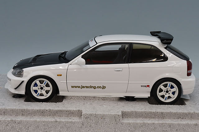 MOTORHELIX FS-M85013 1/18 Honda Civic Type R EK9 J's Racing Livery - image 2