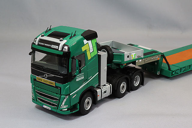 WSI FS-WSI01-4552 1/50 Volvo FH5 Globetrotter 6x2 Twin Steer with Euro PX Three-Axle Low Loader Thevenon Transports Speciaux - image 2