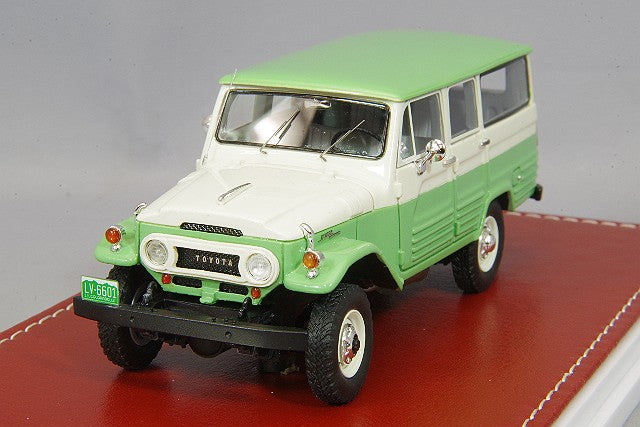 GIM GIM015A 1/43 Toyota FJ45LV LC 1966 Green/White - image 1