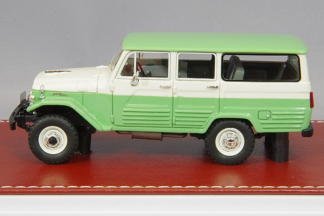 GIM GIM015A 1/43 Toyota FJ45LV LC 1966 Green/White - image 2