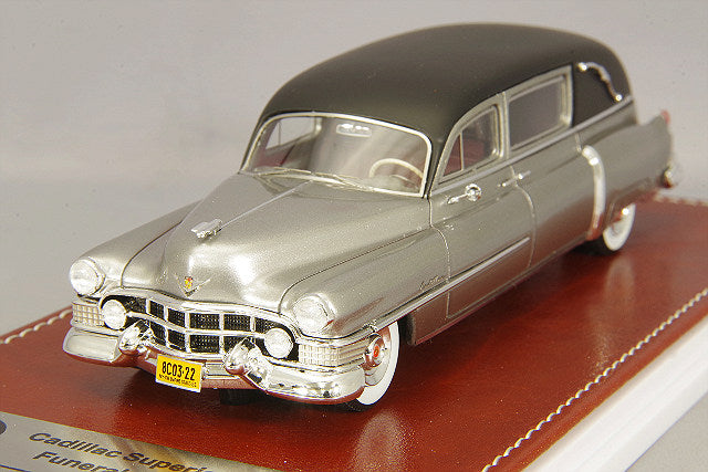 GIM GIM032A 1/43 Cadillac Superior Landaulet Hearse 1951 - image 1