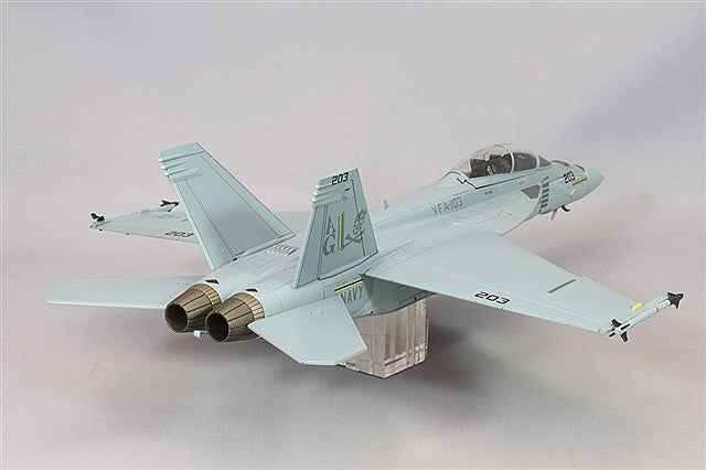 Hobby Master HA5139 1/72 F/A-18F Super Hornet VFA-103 Jolly Rogers - image 2