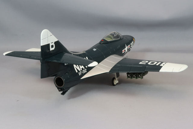 Hobby Master HA7211 1/48 F9F-5 Panther VF-192 Golden Dragons - image 4