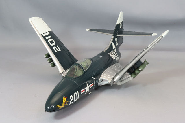Hobby Master HA7211 1/48 F9F-5 Panther VF-192 Golden Dragons - image 5