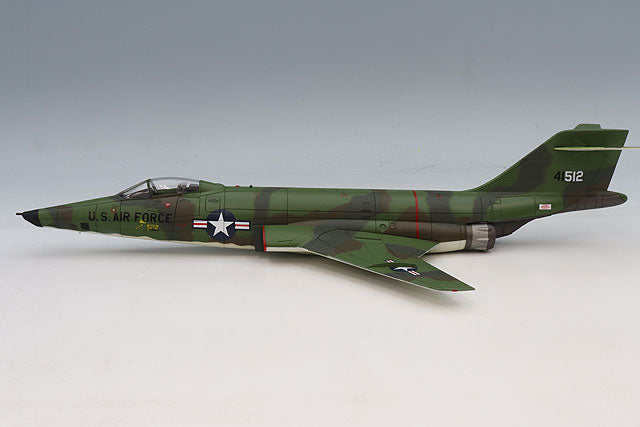 Hobby Master HA9305 1/72 RF-101A Voodoo Supersonic Tactical Reconnaissance Aircraft 54-1512 USAF 363rd Tactical Reconnaissance Wing Udorn 1965 - image 2