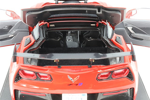 IXO IXO-18RDC243FO 1/18 Chevrolet Corvette C7 ZR1 2019 Red - image 7