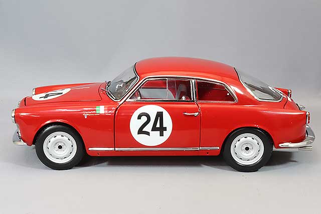 Kyosho KS08957B 1/18 Alfa Romeo Giulietta SV Targa Florio 1958 #24 - image 2