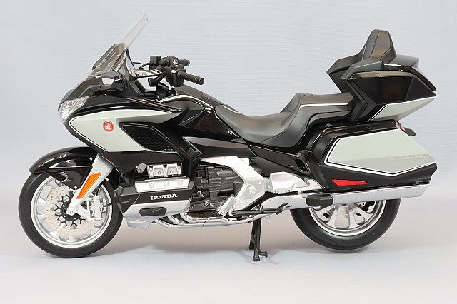 LCD Models LCD-M2104-HGM 1/12 Honda Gold Wing Tour 2020 Heavy Grey - image 2