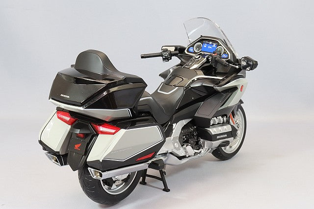 LCD Models LCD-M2104-HGM 1/12 Honda Gold Wing Tour 2020 Heavy Grey - image 3