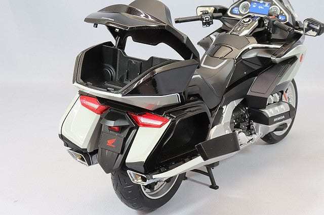 LCD Models LCD-M2104-HGM 1/12 Honda Gold Wing Tour 2020 Heavy Grey - image 4