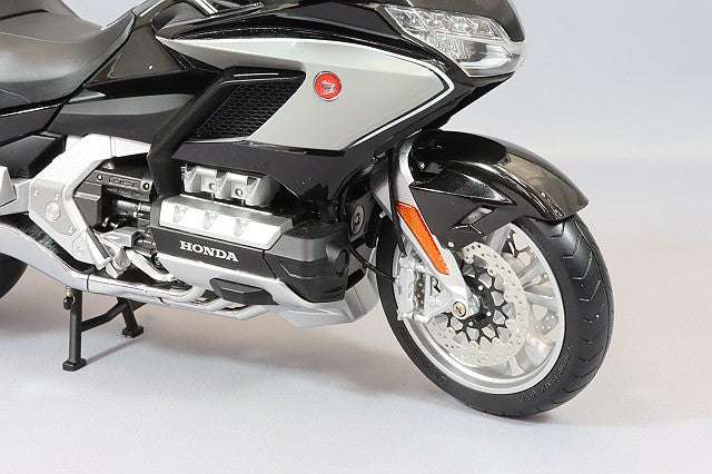 LCD Models LCD-M2104-HGM 1/12 Honda Gold Wing Tour 2020 Heavy Grey - image 5