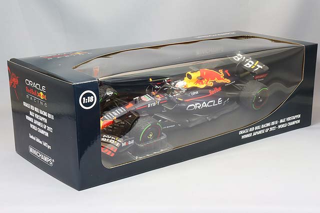 MINICHAMPS MC110221801 1/18 Oracle Red Bull Racing RB18 2022 Japanese GP Winner #1 M. Verstappen with Pit Board - image 5