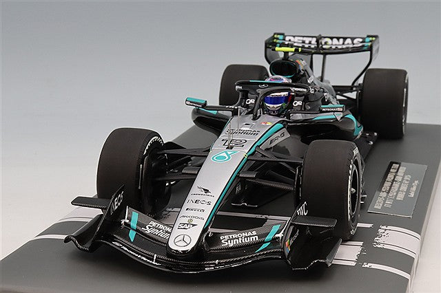 MINICHAMPS MC117260212 1/18 Mercedes-AMG Petronas W17 2026 Chinese GP Winner #12 K. Antonelli with Pit Board - image 1