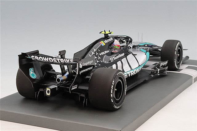 MINICHAMPS MC117260212 1/18 Mercedes-AMG Petronas W17 2026 Chinese GP Winner #12 K. Antonelli with Pit Board - image 3
