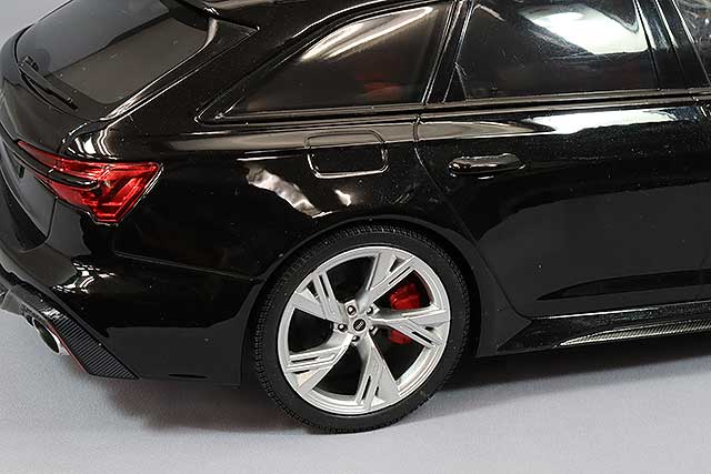 MINICHAMPS MC155018014 1/18 Audi RS6 Avant 2019 Metallic Black - image 5