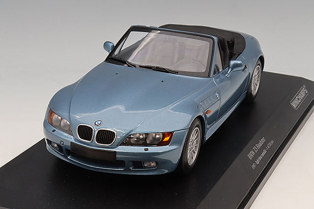 MINICHAMPS MC155024130 1/18 BMW Z3 Roadster 1997 Metallic Light Blue - image 1