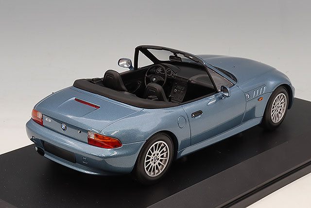 MINICHAMPS MC155024130 1/18 BMW Z3 Roadster 1997 Metallic Light Blue - image 3