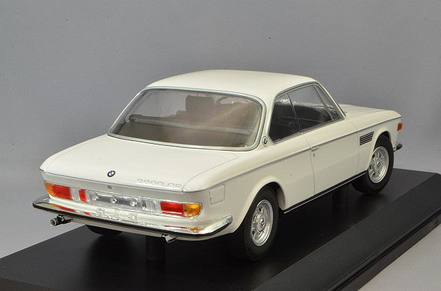 MINICHAMPS MC155028030 1/18 BMW 2800 CS 1968 White - image 3