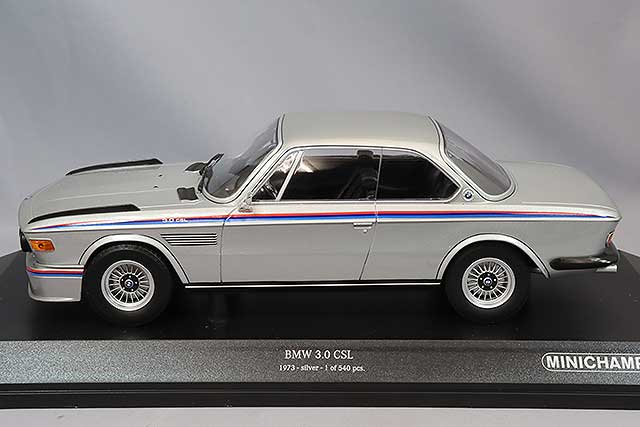 MINICHAMPS MC155028135 1/18 BMW 3.0 CSL 1973 Silver - image 2