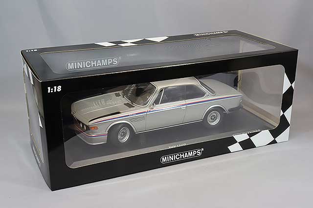 MINICHAMPS MC155028135 1/18 BMW 3.0 CSL 1973 Silver - image 4