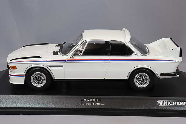MINICHAMPS MC155028136 1/18 BMW 3.0 CSL 1973 White - image 2