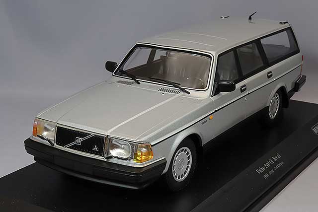 MINICHAMPS MC155171416 1/18 Volvo 240 GL Estate 1986 Silver - image 1
