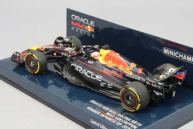 MINICHAMPS MC417231701 1/43 Oracle Red Bull Racing Honda RB19 2023 Japanese GP Winner #1 M. Verstappen - image 3