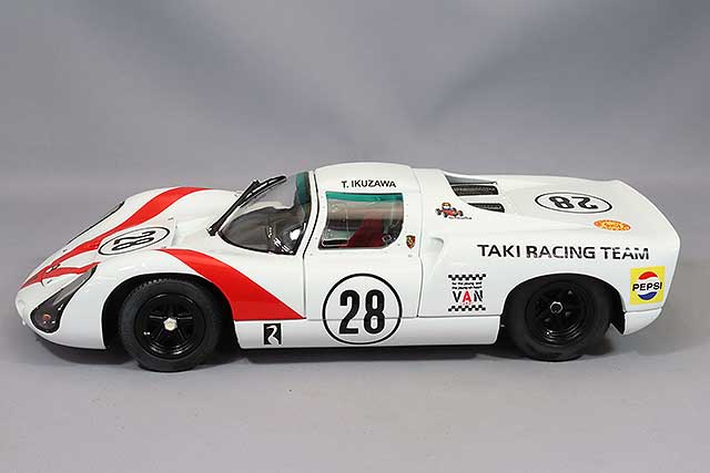 EXOTO MTB00064B 1/18 Porsche 910 1968 Japanese GP #28, side view