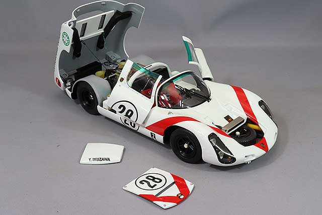 EXOTO MTB00064B 1/18 Porsche 910 1968 Japanese GP #28, model shown with doors and rear bodywork open and front panel removed