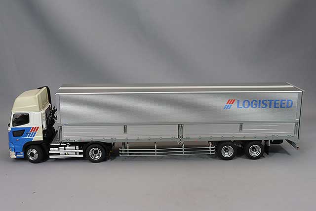 PLATZ NPRFST-LS1 1/50 Hino Profia SH 4x2 Tractor with Nippon Trex Wing Trailer Logisteed Current Version - image 2