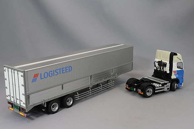 PLATZ NPRFST-LS1 1/50 Hino Profia SH 4x2 Tractor with Nippon Trex Wing Trailer Logisteed Current Version - image 3