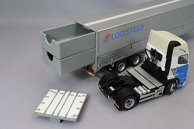 PLATZ NPRFST-LS1 1/50 Hino Profia SH 4x2 Tractor with Nippon Trex Wing Trailer Logisteed Current Version - image 4