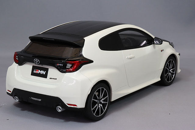 OttOmobile OTM1071 1/18 Toyota GRMN Yaris Rally Package White - image 3