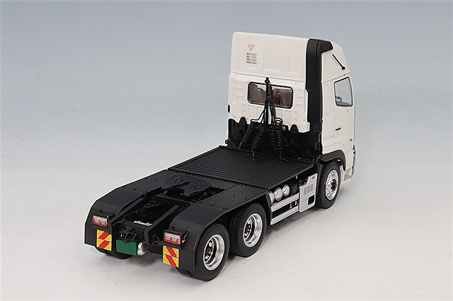 PLATZ / KENKRAFT PLKK1300SSW 1/50 Hino Profia SS 6x4 High Roof White Current Version - image 3