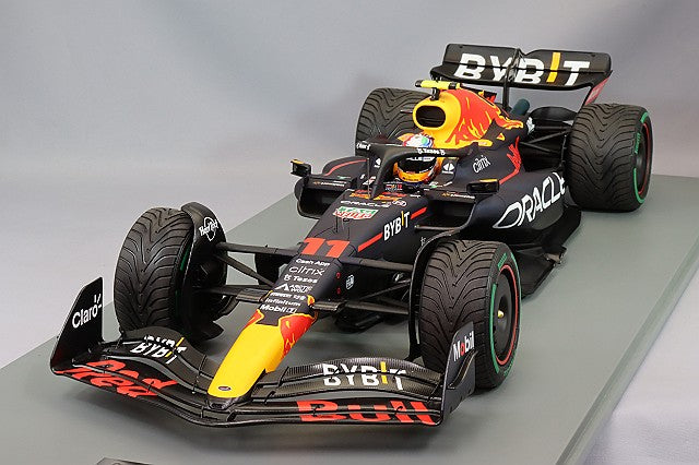 Spark S12S033 1/12 Oracle Red Bull Racing RB18 2022 Singapore GP Winner #11 S. Perez - image 1